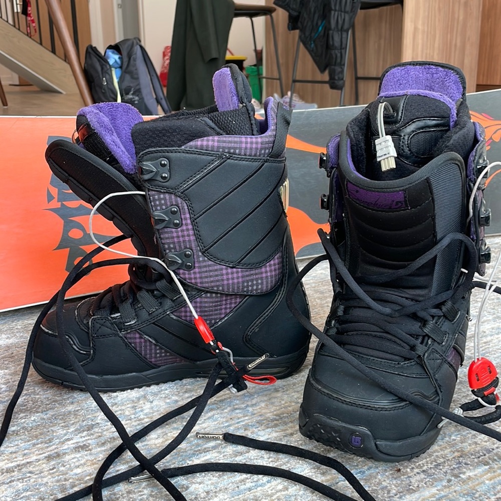 Burton Women's Black and Purple Snowboard Boots